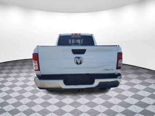 2021 RAM 2500 Tradesman Crew Cab 4x4 6'4' Box