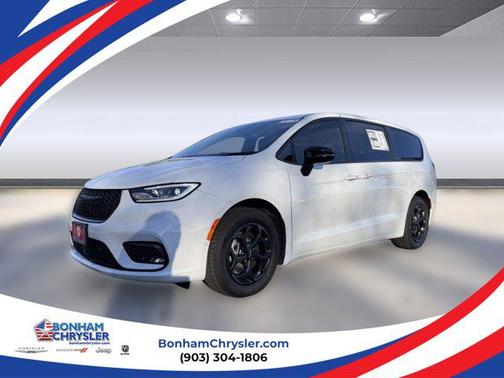 2024 Chrysler Pacifica Hybrid S Appearance Pkg