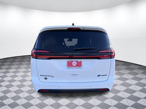 2024 Chrysler Pacifica Hybrid S Appearance Pkg