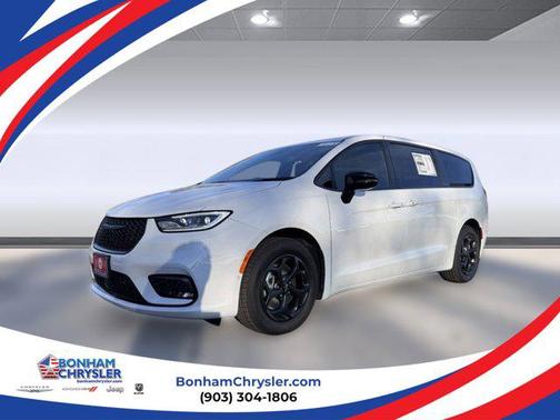 2024 Chrysler Pacifica Hybrid S Appearance Pkg