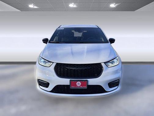 2024 Chrysler Pacifica Hybrid S Appearance Pkg