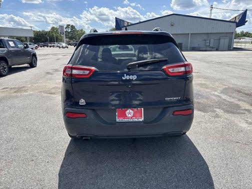2016 Jeep Cherokee Sport