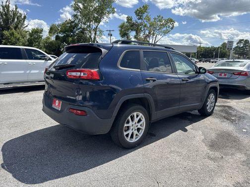 2016 Jeep Cherokee Sport
