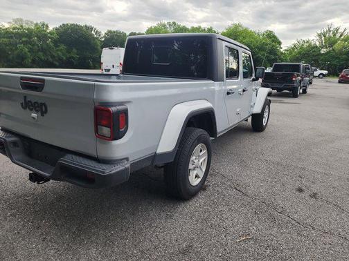 2023 Jeep Gladiator Sport S
