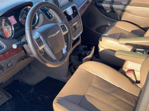 2012 Chrysler Town & Country Touring