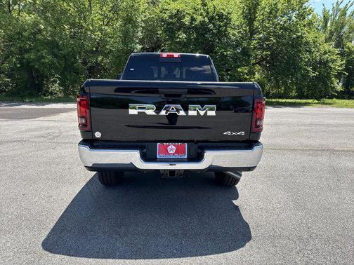 2025 RAM 2500 Tradesman Crew Cab 4x4 6'4' Box