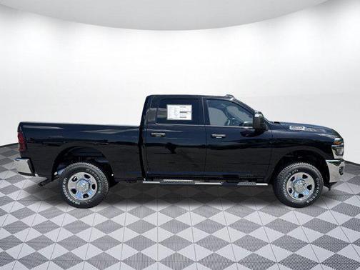 2025 RAM 2500 Tradesman Crew Cab 4x4 6'4' Box