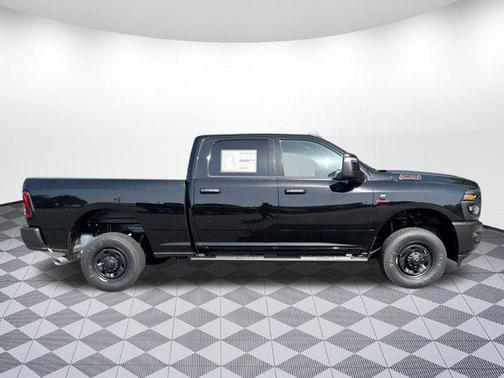 2025 RAM 2500 Tradesman Crew Cab 4x4 6'4' Box