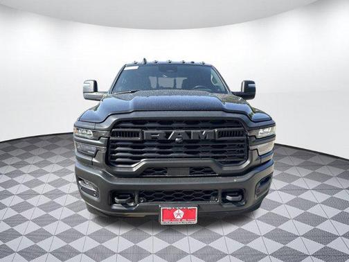 2025 RAM 2500 Tradesman Crew Cab 4x4 6'4' Box