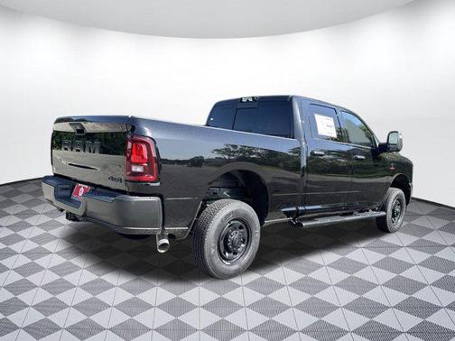 2025 RAM 2500 Tradesman Crew Cab 4x4 6'4' Box
