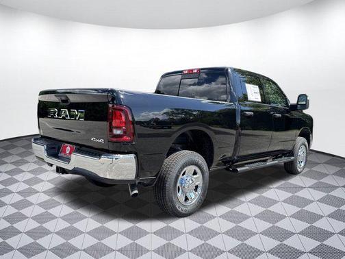 2025 RAM 2500 Tradesman Crew Cab 4x4 6'4' Box