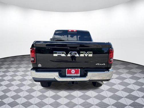2025 RAM 2500 Tradesman Crew Cab 4x4 6'4' Box