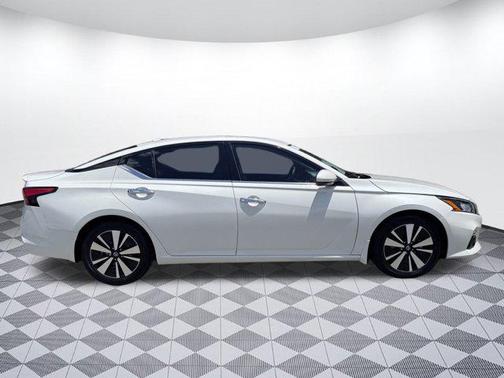 2022 Nissan Altima 2.5 SL