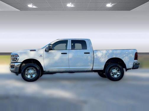 2026 RAM 2500 Tradesman Crew Cab 4x4 6'4' Box