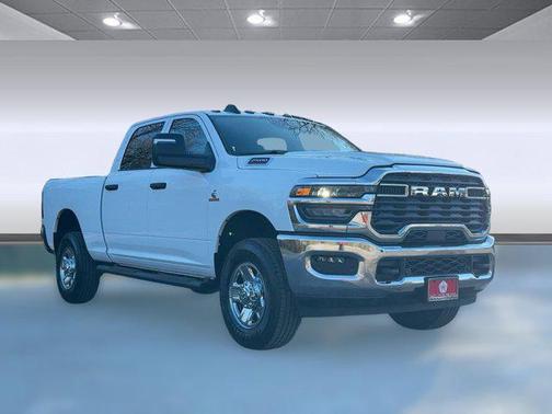 2026 RAM 2500 Tradesman Crew Cab 4x4 6'4' Box