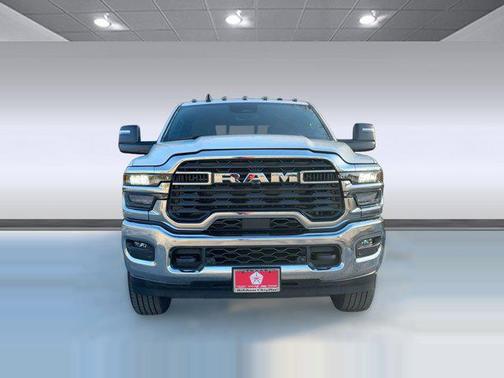 2026 RAM 2500 Tradesman Crew Cab 4x4 6'4' Box