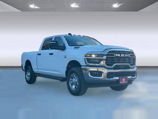 2026 RAM 2500 Tradesman Crew Cab 4x4 6'4' Box