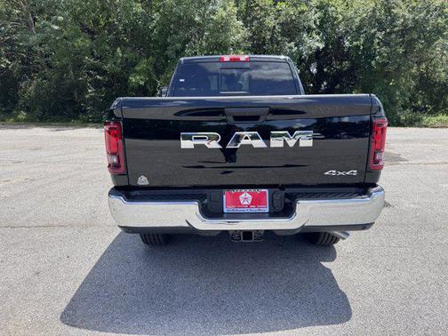 2025 RAM 2500 Tradesman Crew Cab 4x4 6'4' Box