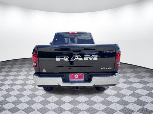 2025 RAM 2500 Tradesman Crew Cab 4x4 6'4' Box