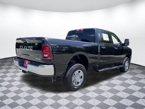 2025 RAM 2500 Tradesman Crew Cab 4x4 6'4' Box
