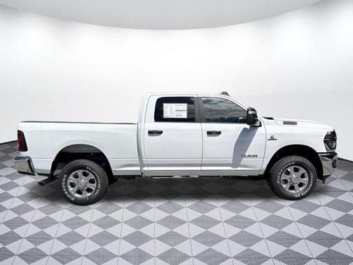 2025 RAM 2500 Lone Star Crew Cab 4x4 6'4' Box