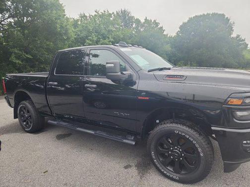 2025 RAM 2500 Big Horn Crew Cab 4x4 6'4' Box