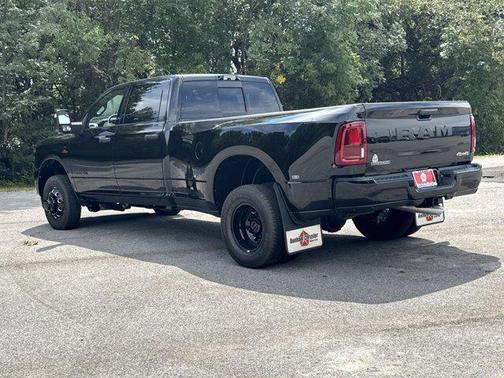 2025 RAM 3500 Big Horn Crew Cab 4x4 8' Box