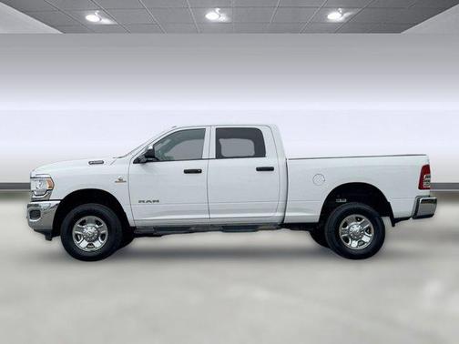2021 RAM 2500 Tradesman Crew Cab 4x4 6'4' Box