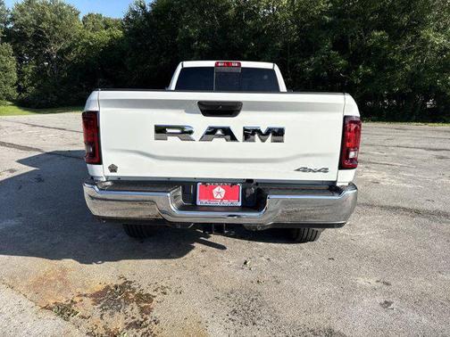2025 RAM 2500 Tradesman Crew Cab 4x4 8' Box
