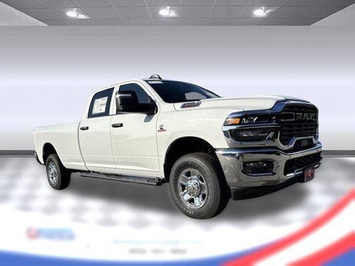 2025 RAM 2500 Tradesman Crew Cab 4x4 8' Box
