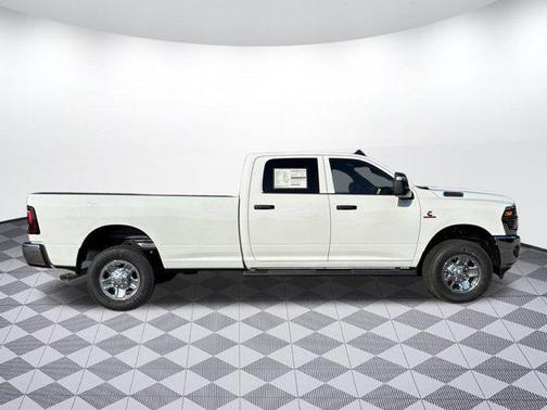 2025 RAM 2500 Tradesman Crew Cab 4x4 8' Box