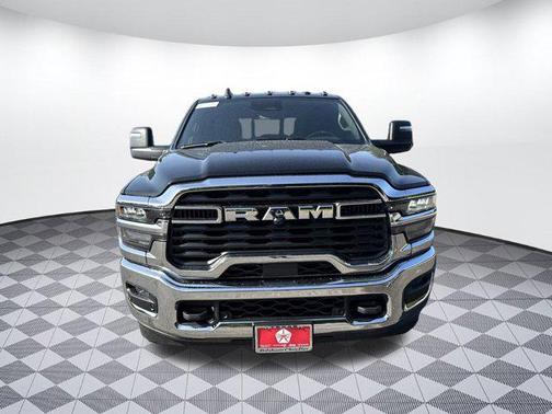 2025 RAM 2500 Tradesman Crew Cab 4x4 6'4' Box