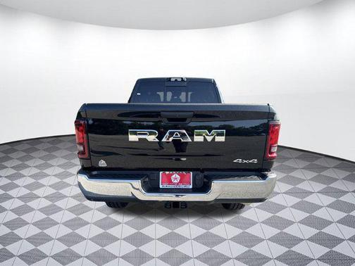 2025 RAM 2500 Tradesman Crew Cab 4x4 6'4' Box