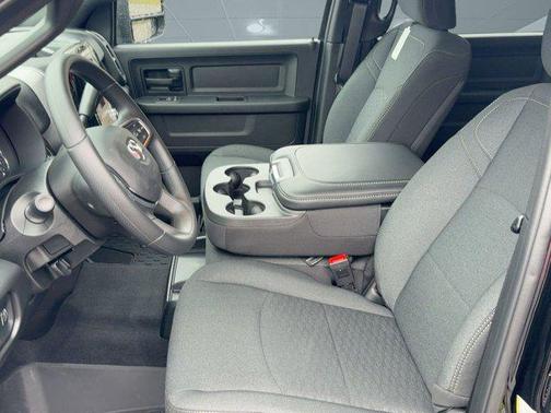 2026 RAM 2500 Tradesman Crew Cab 4x4 6'4' Box