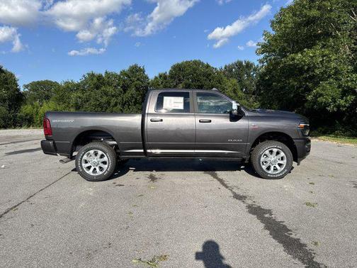 2025 RAM 2500 Laramie Crew Cab 4x4 6'4' Box