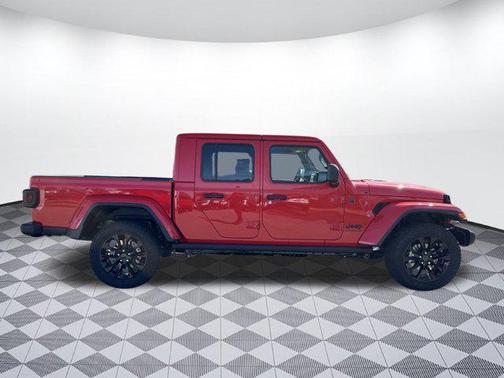 2025 Jeep Gladiator Nighthawk