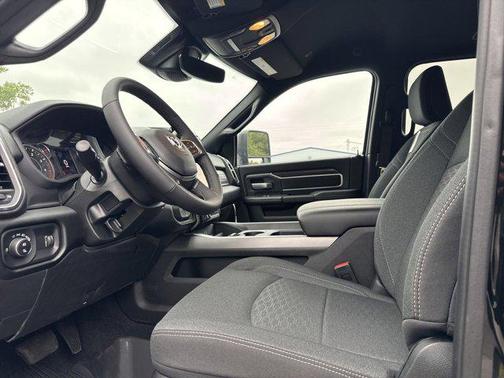 2025 RAM 2500 Lone Star Crew Cab 4x4 6'4' Box