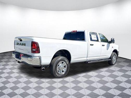 2025 RAM 2500 Tradesman Crew Cab 4x4 8' Box