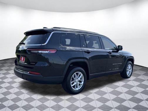 2022 Jeep Grand Cherokee L Laredo