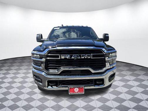 2025 RAM 3500 Tradesman Crew Cab 4x4 8' Box