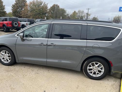 2022 Chrysler Pacifica Touring-L