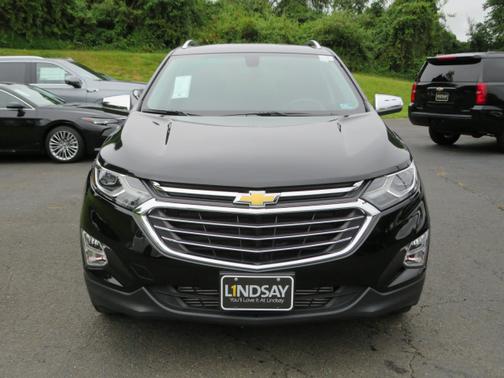 Photo 2 of 3 of 2019 Chevrolet Equinox