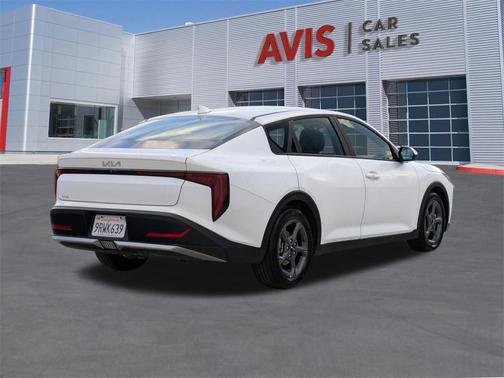 2025 Kia K4 LXS