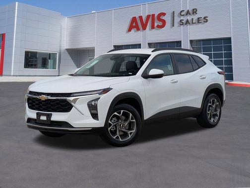 Summit White 2025 Chevrolet Trax LT