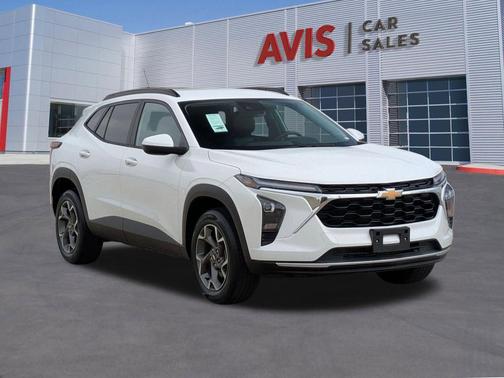 Summit White 2025 Chevrolet Trax LT