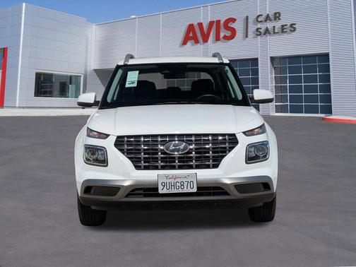 2025 Hyundai VENUE SEL