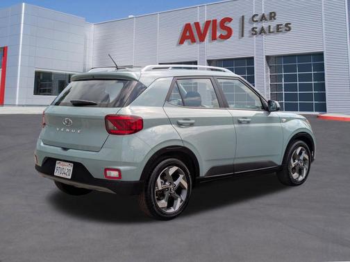 Mirage Green 2025 Hyundai VENUE SEL
