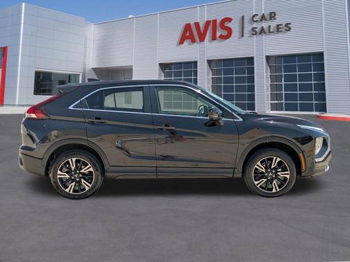 Labrador Black Pearl 2025 Mitsubishi Eclipse Cross SE