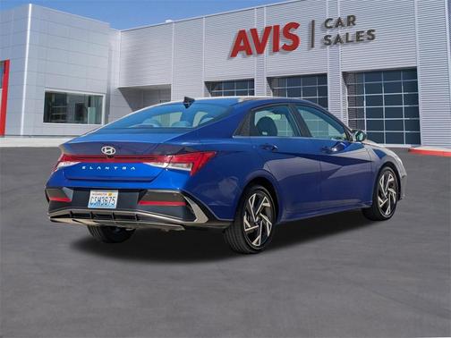 2025 Hyundai ELANTRA SEL