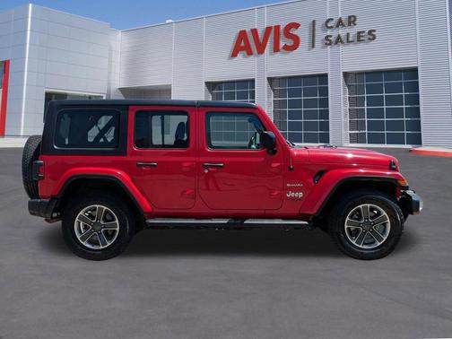 Firecracker Red Clearcoat 2022 Jeep Wrangler Unlimited Sahara